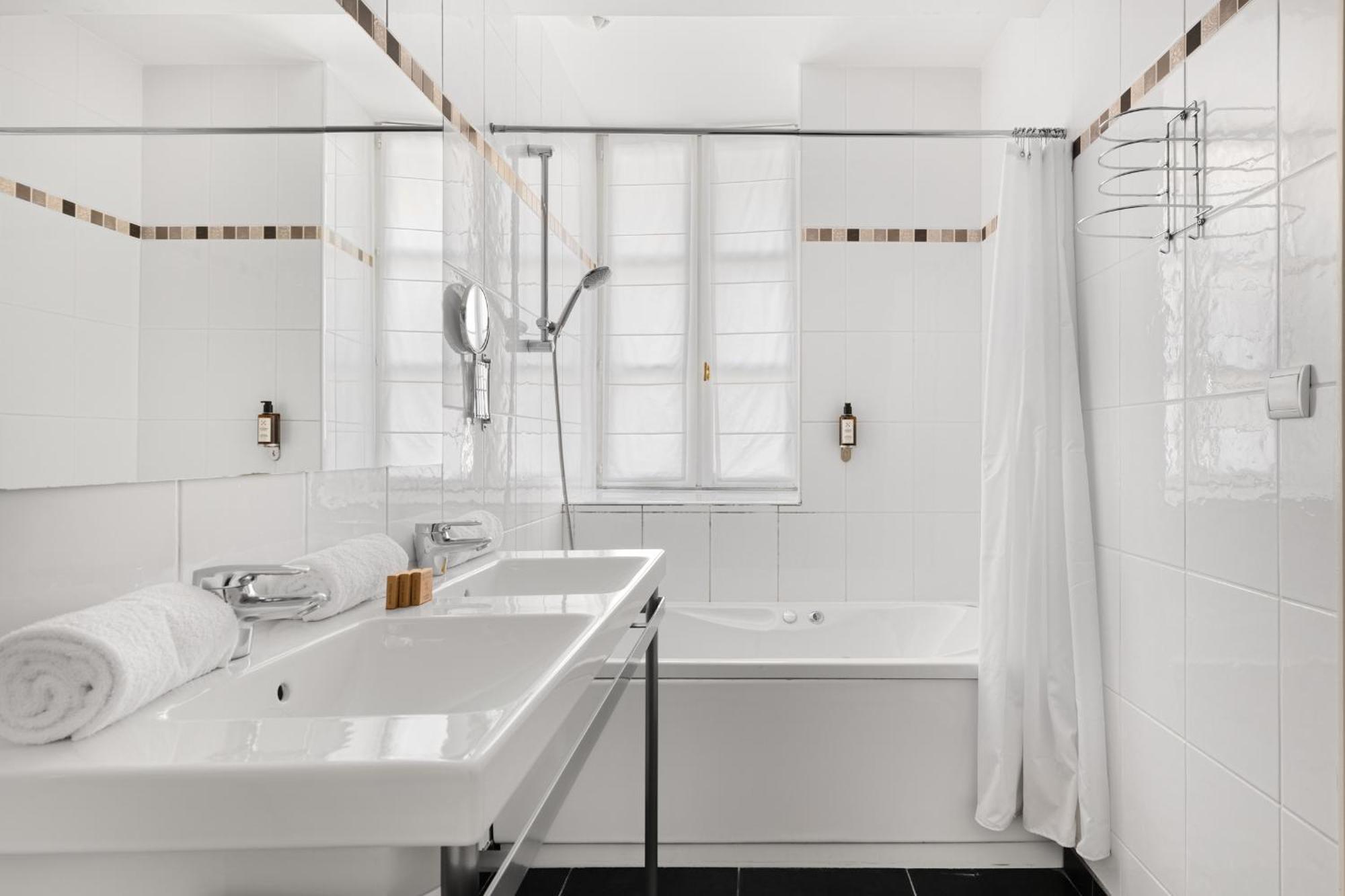 Le Phenix Hotel Lyon Luaran gambar